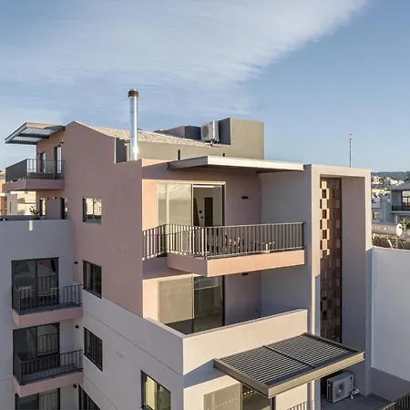 Sea & Sun Penthouse Apartment *