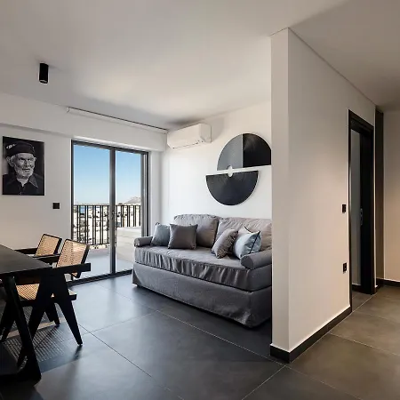 Sea & Sun Penthouse Apartment *
